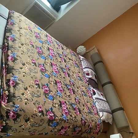 1e Apartment